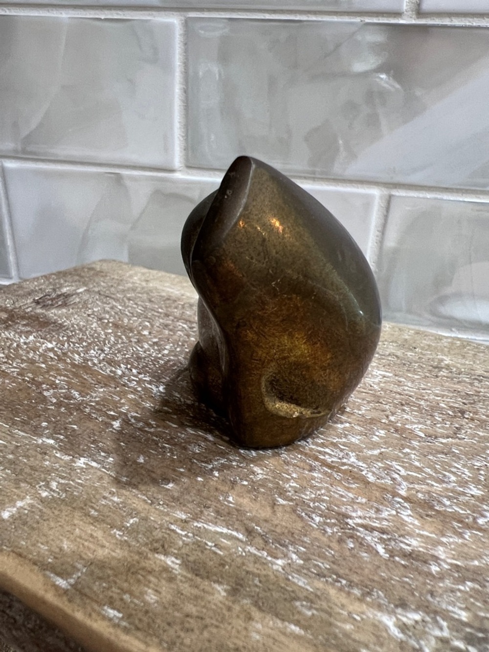Vintage Brass Frog Figurine Paperweight Mid Century Solid Metal Decor - Picture 4 of 8